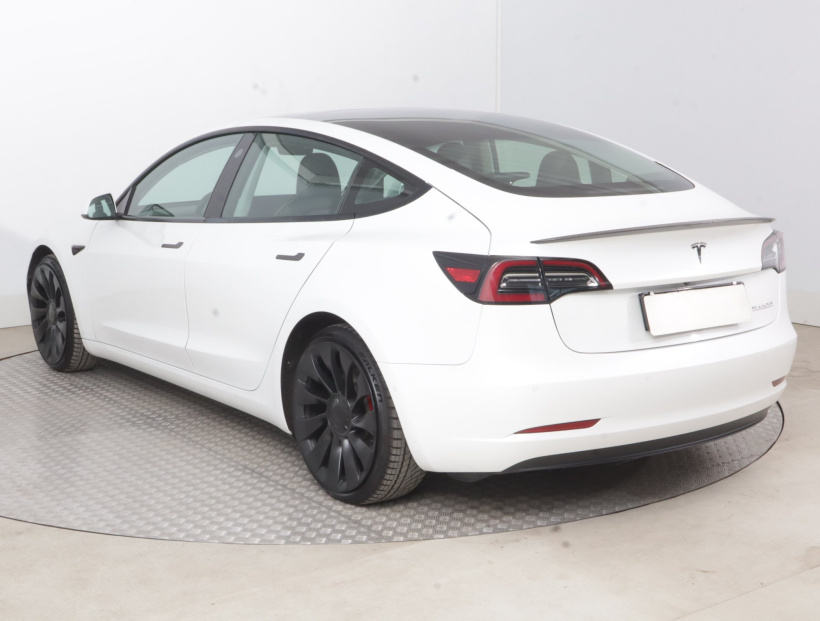Tesla Model 3, 2021