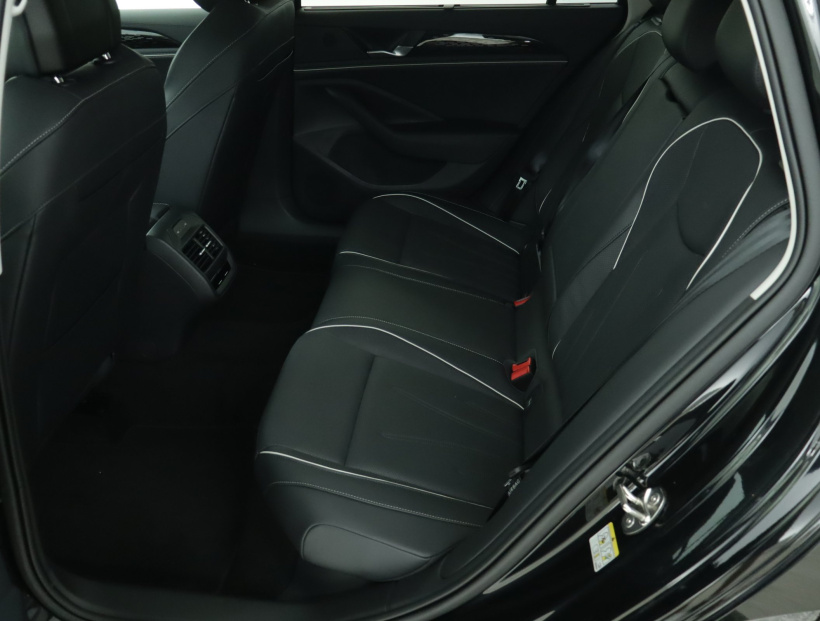 Volkswagen Passat, 2024