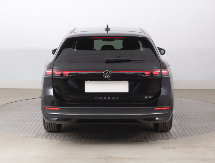Volkswagen Passat, 2024
