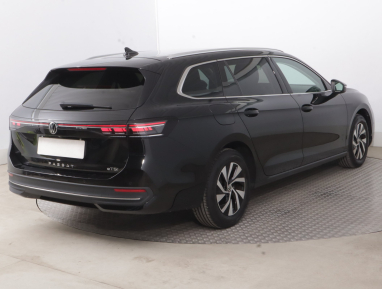 Volkswagen Passat - 2024