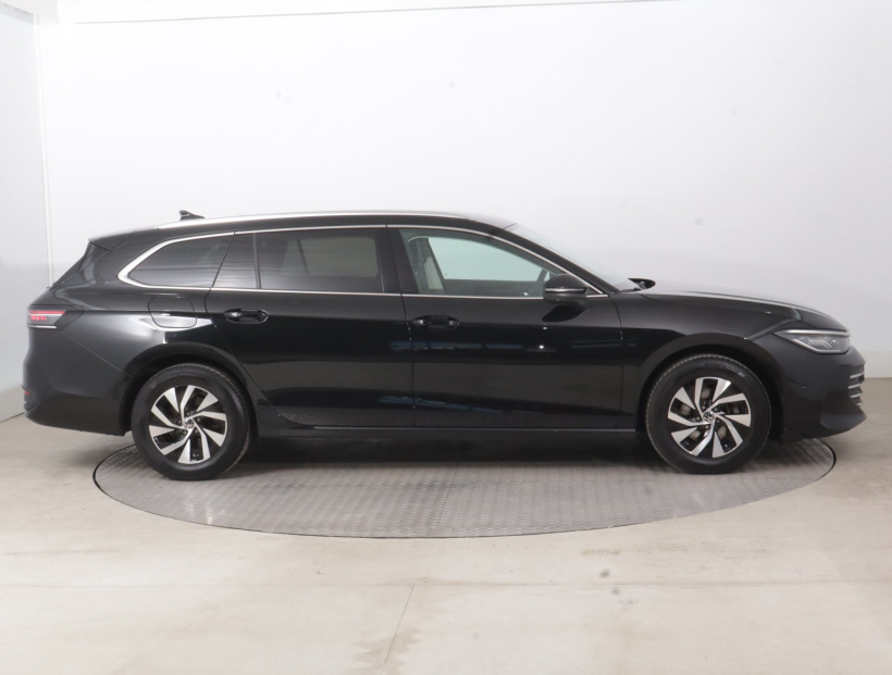 Volkswagen Passat, 2024