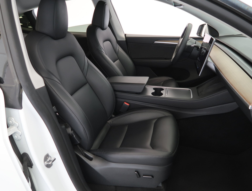 Tesla Model Y, 2023