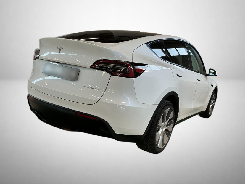 Tesla Model Y, 2023