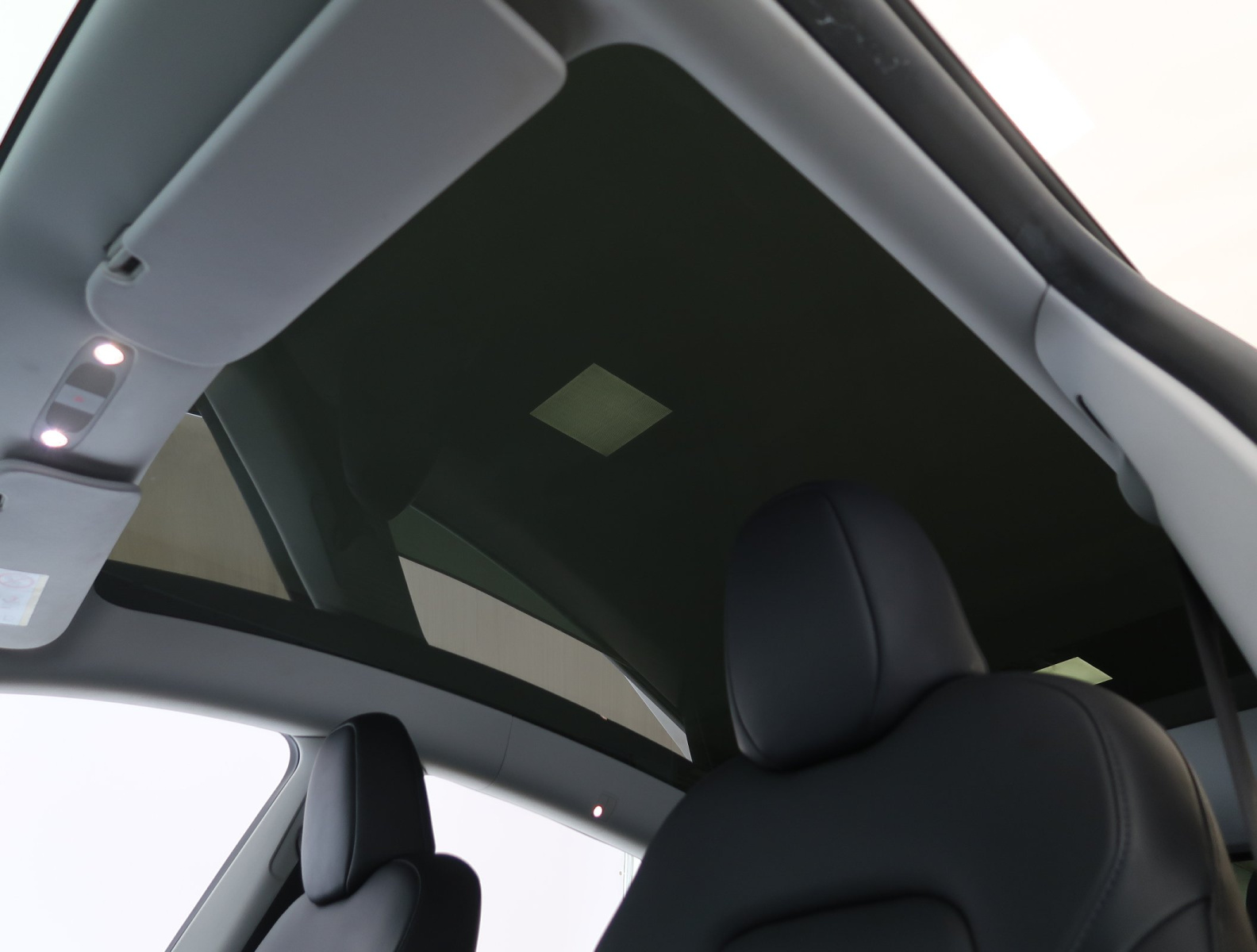 Tesla Model Y Long Range AWD – fotografie 23