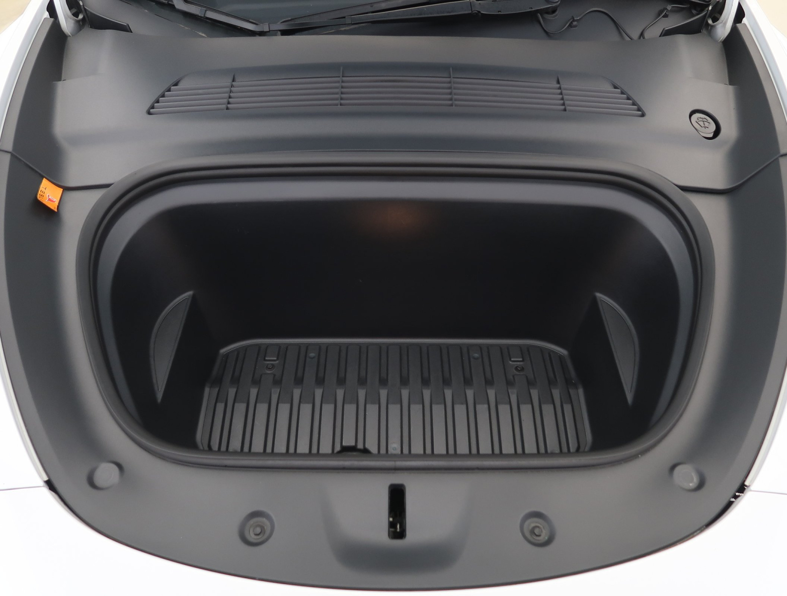 Tesla Model Y Long Range AWD – fotografie 24