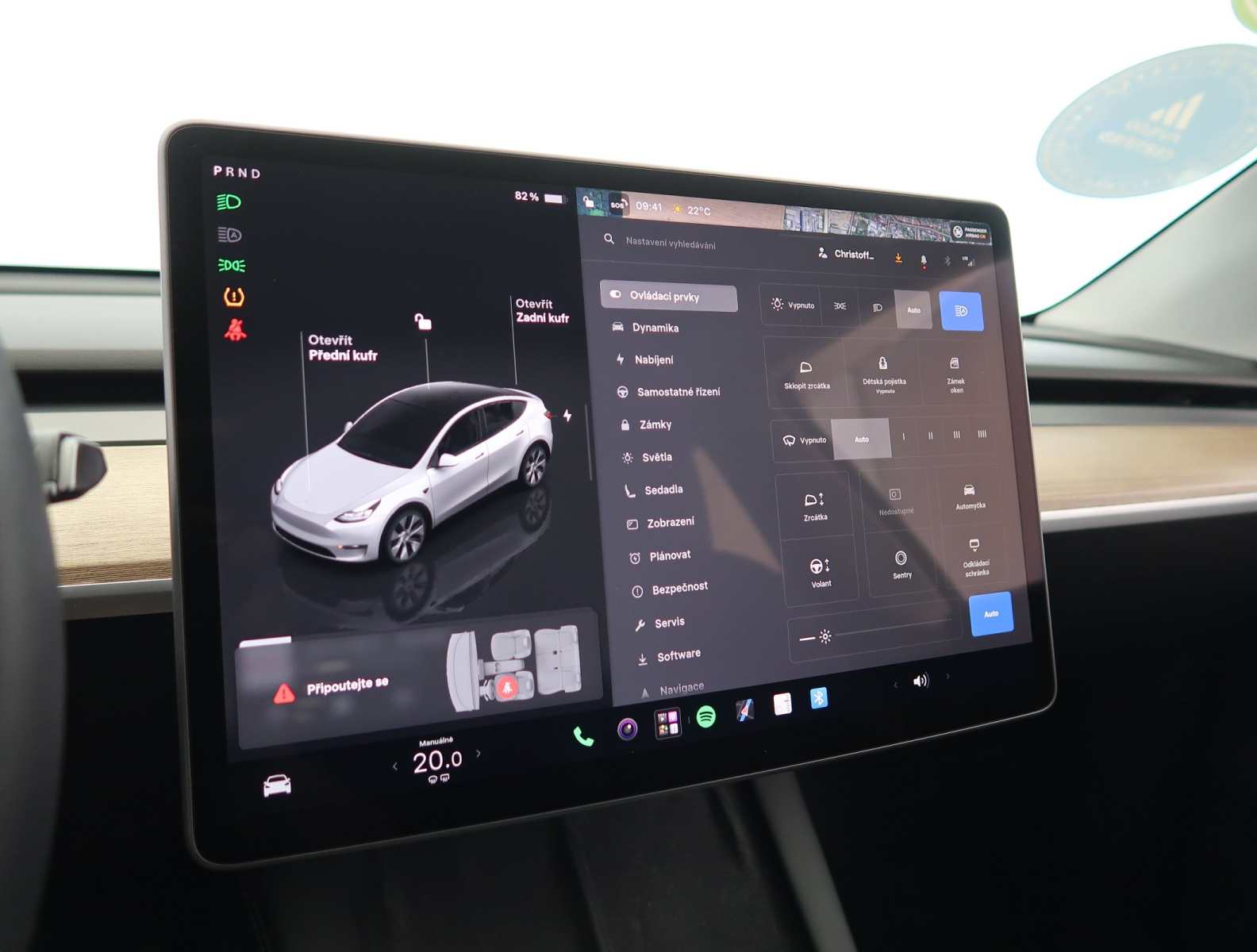 Tesla Model Y Long Range AWD – fotografie 29