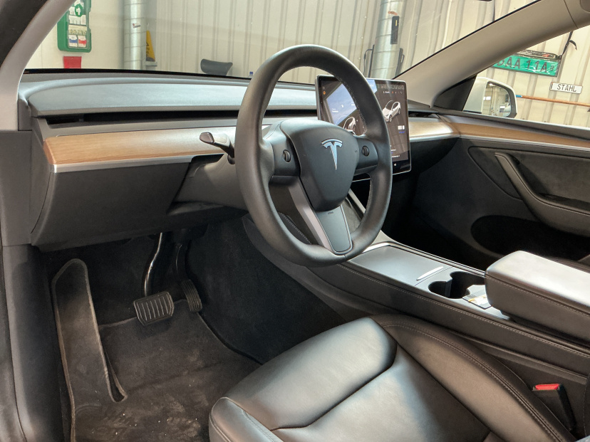 Tesla Model Y, 2023