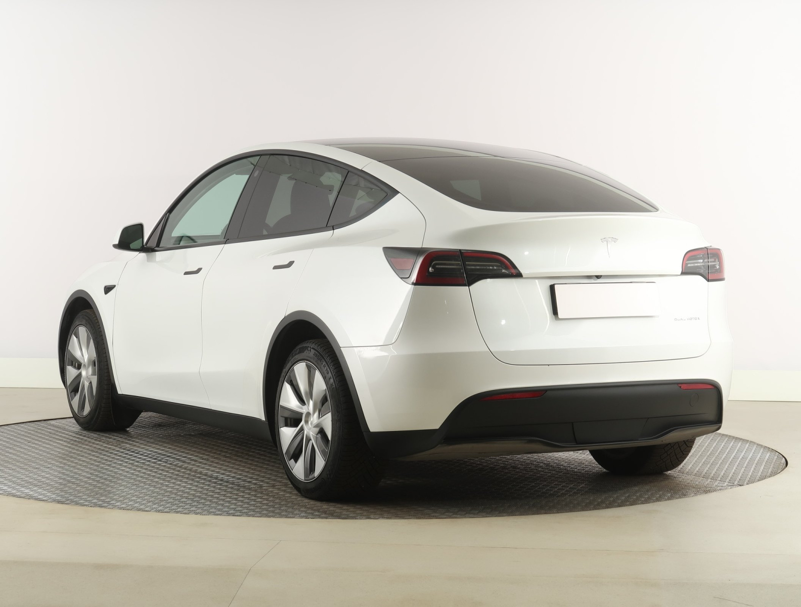 Tesla Model Y Long Range AWD – fotografie 5