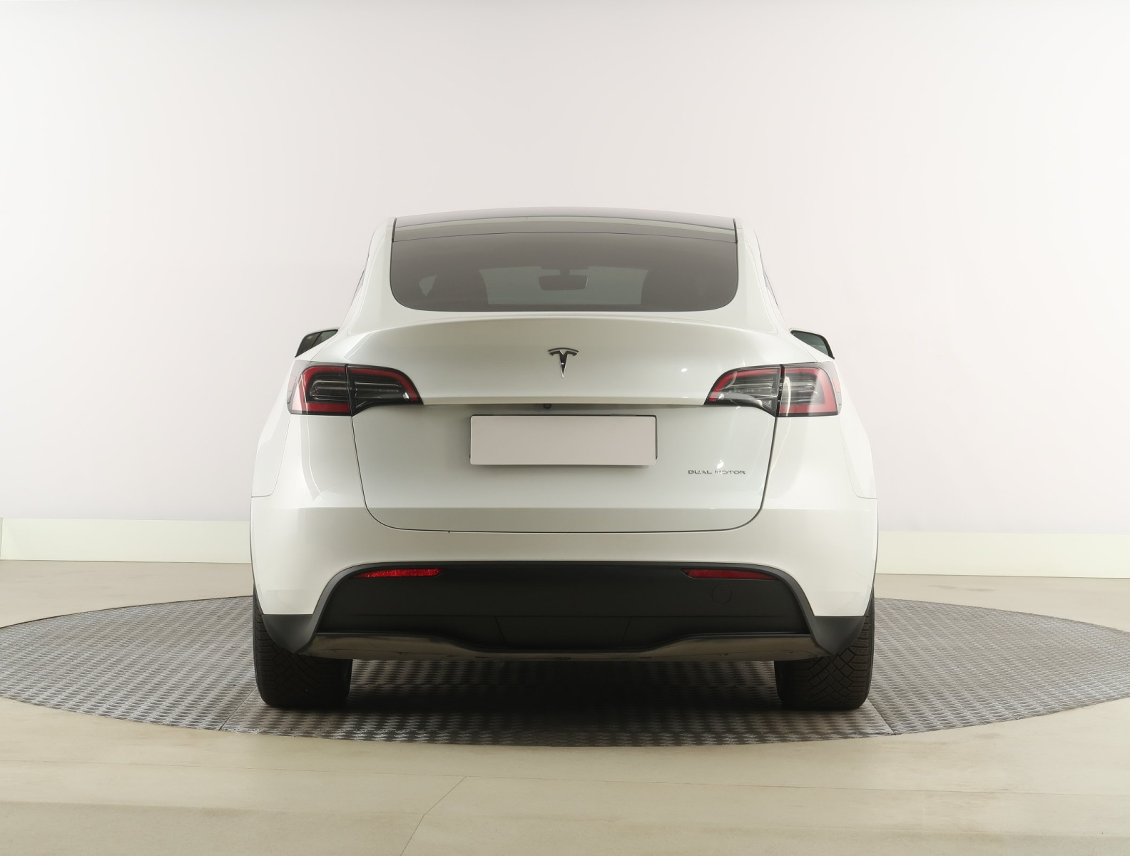 Tesla Model Y Long Range AWD – fotografie 6