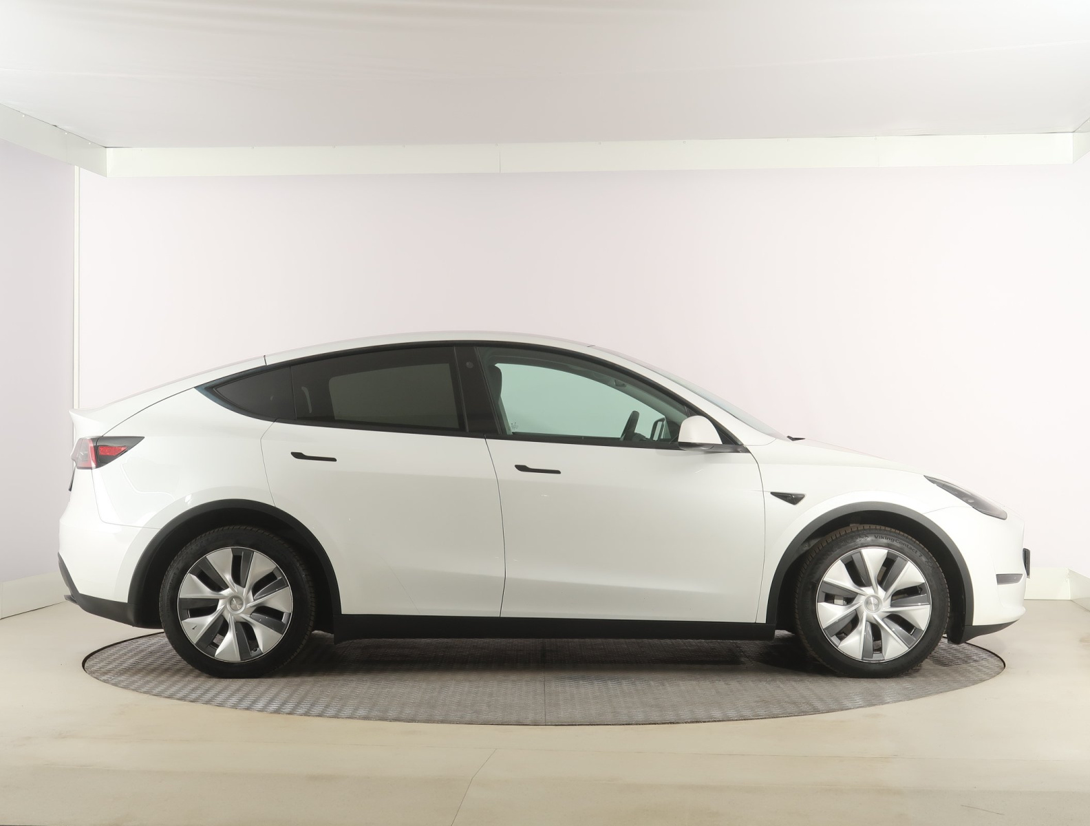 Tesla Model Y Long Range AWD – fotografie 8