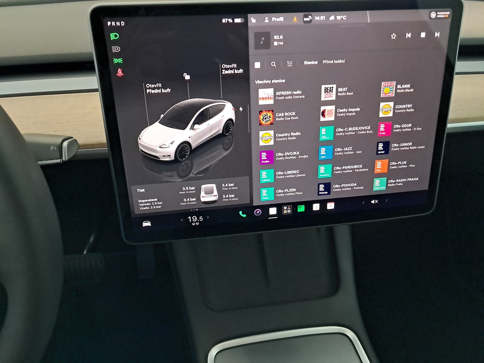 Tesla Model Y Long Range AWD – fotografie 18