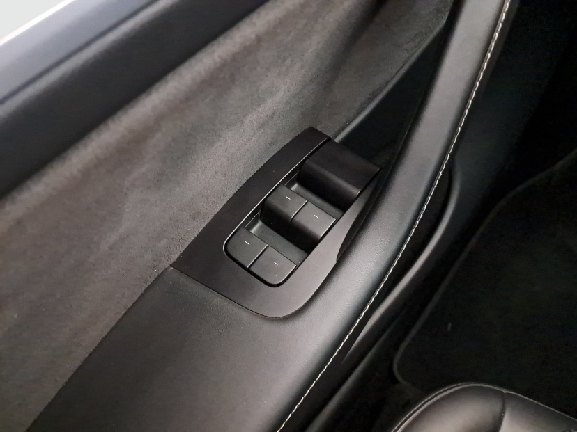Tesla Model Y, 2023