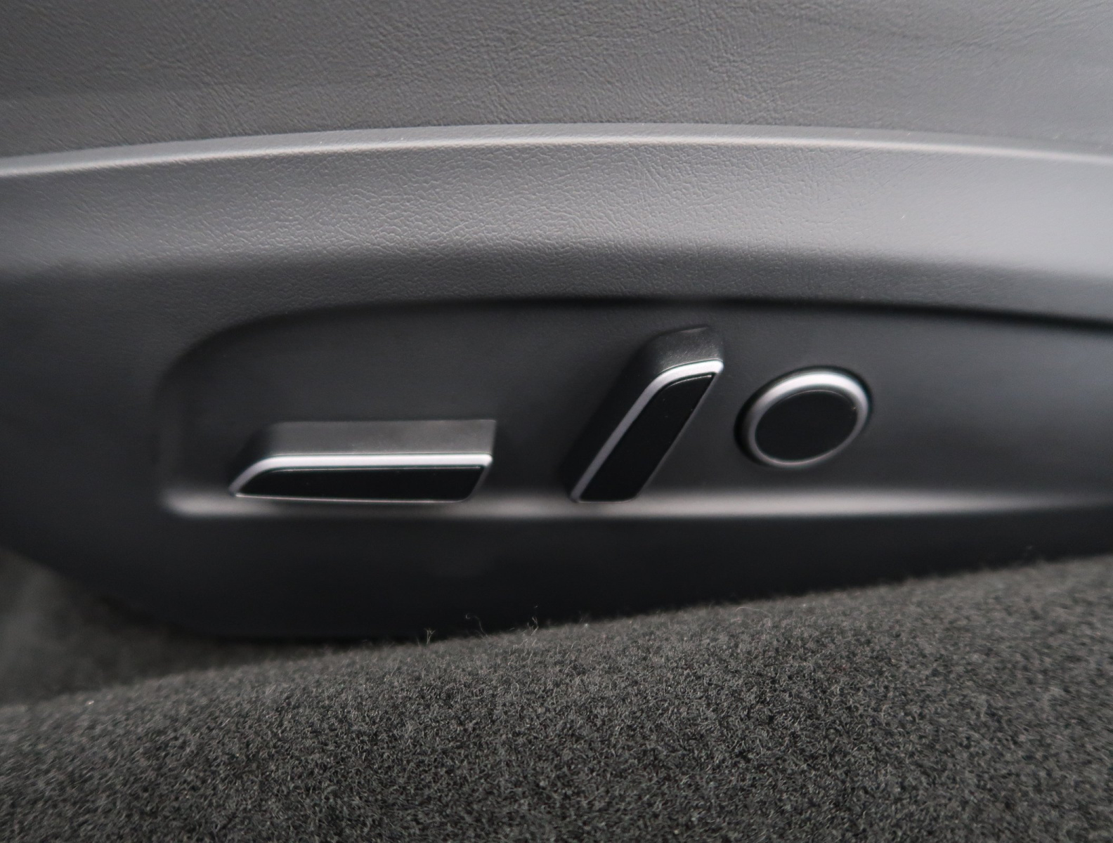 Tesla Model 3 Standard Range Plus – fotografie 23