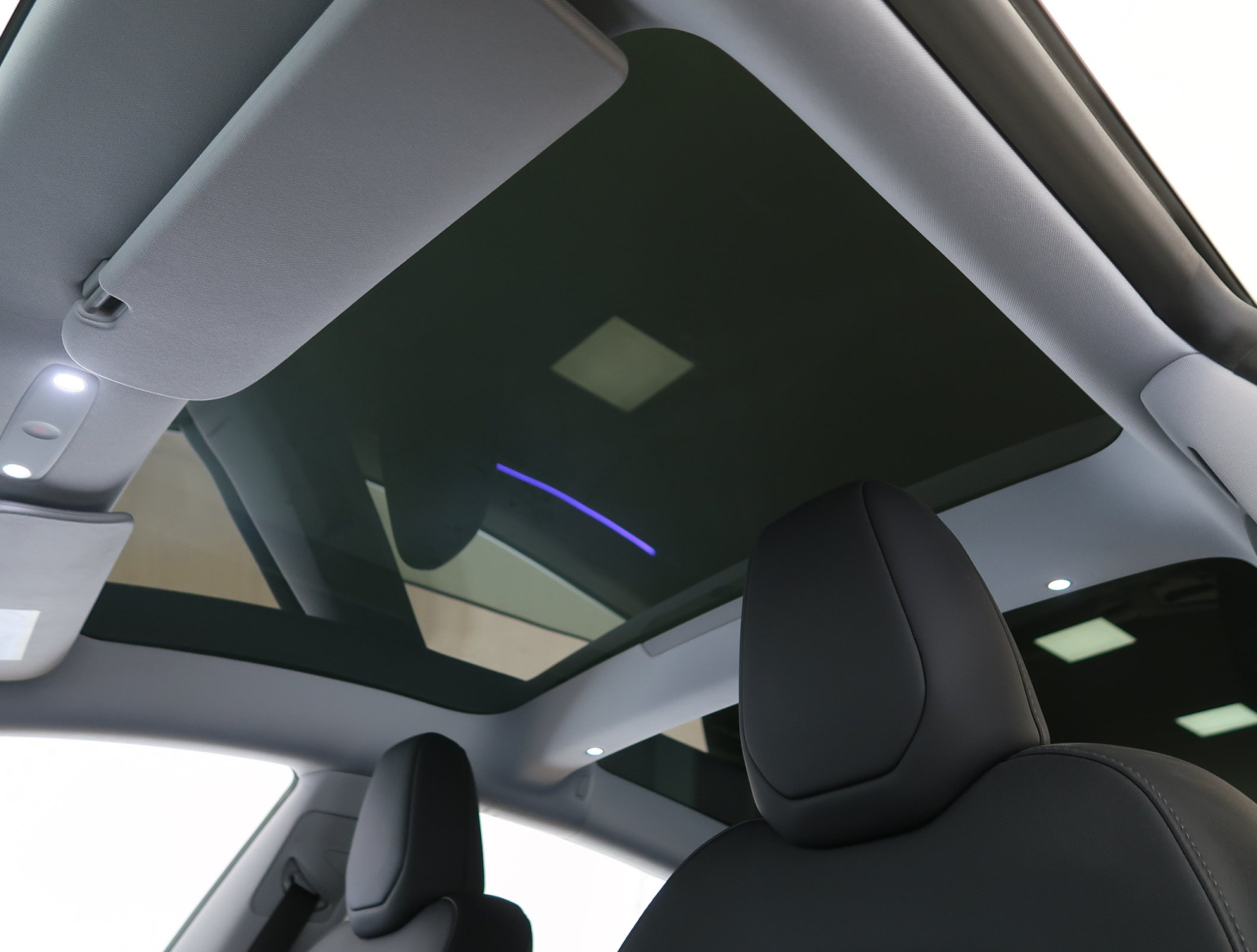 Tesla Model 3 Standard Range Plus – fotografie 24