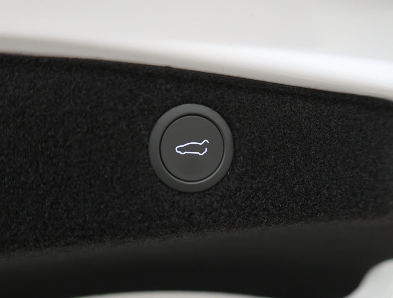 Tesla Model 3 Standard Range Plus – fotografie 25