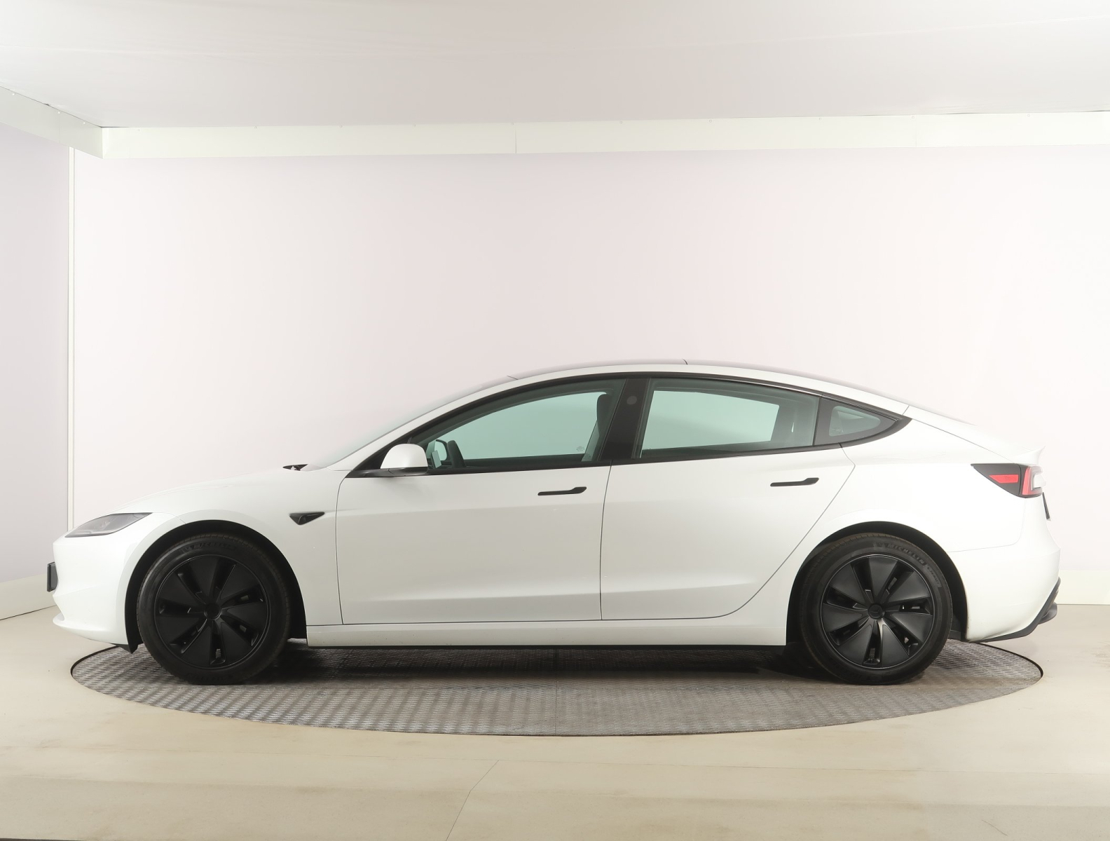 Tesla Model 3 - 2023