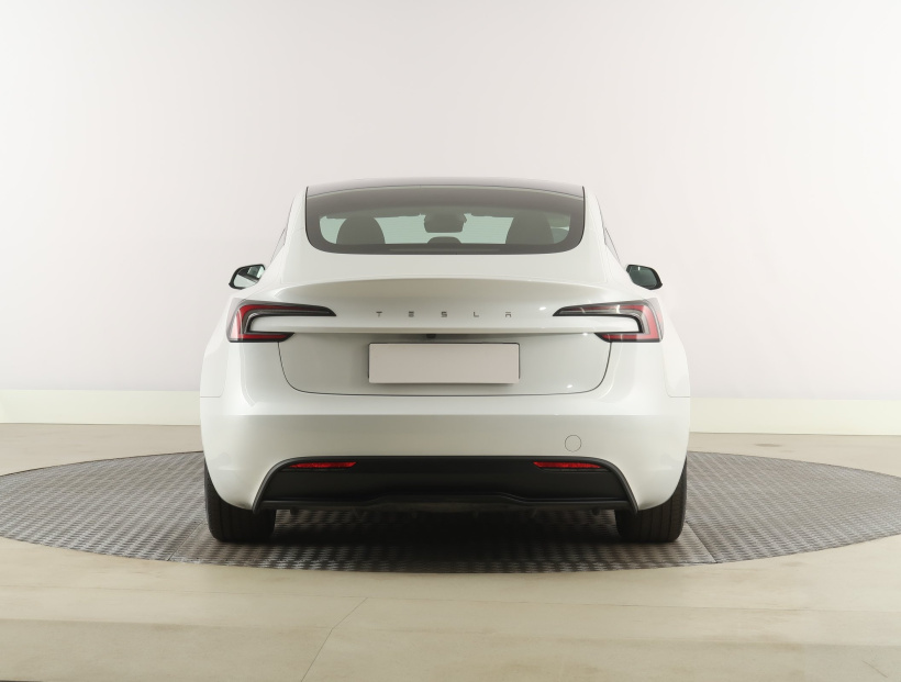 Tesla Model 3, 2023