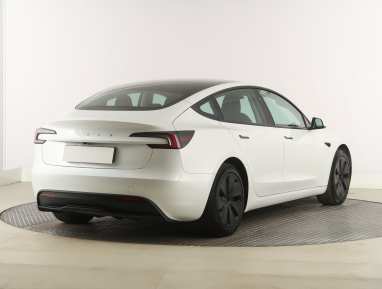 Tesla Model 3 - 2023