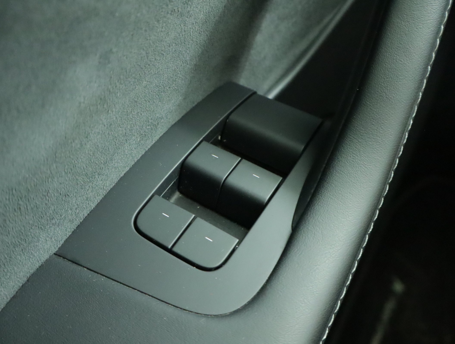 Tesla Model Y Long Range AWD – fotografie 23