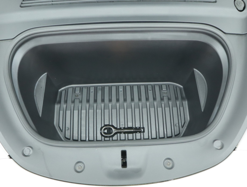 Tesla Model Y, 2022