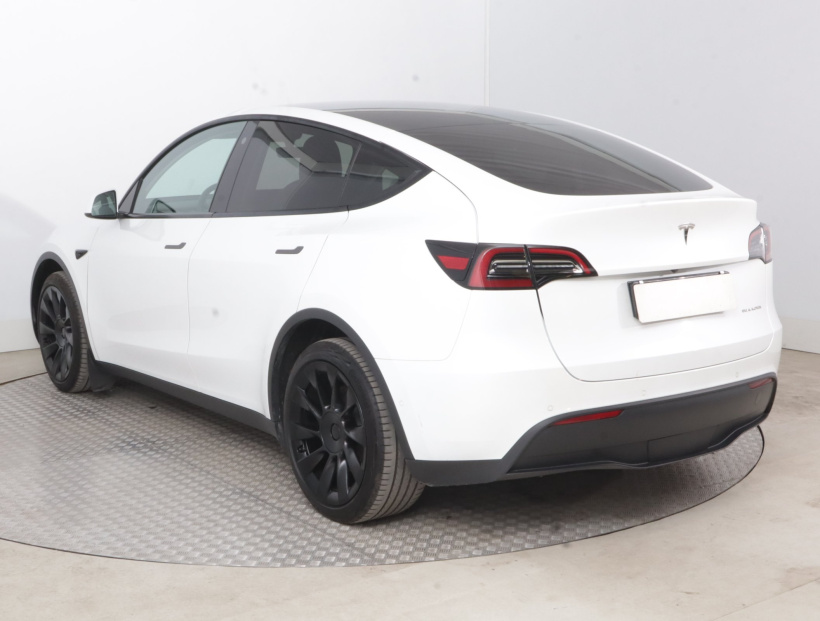 Tesla Model Y, 2022