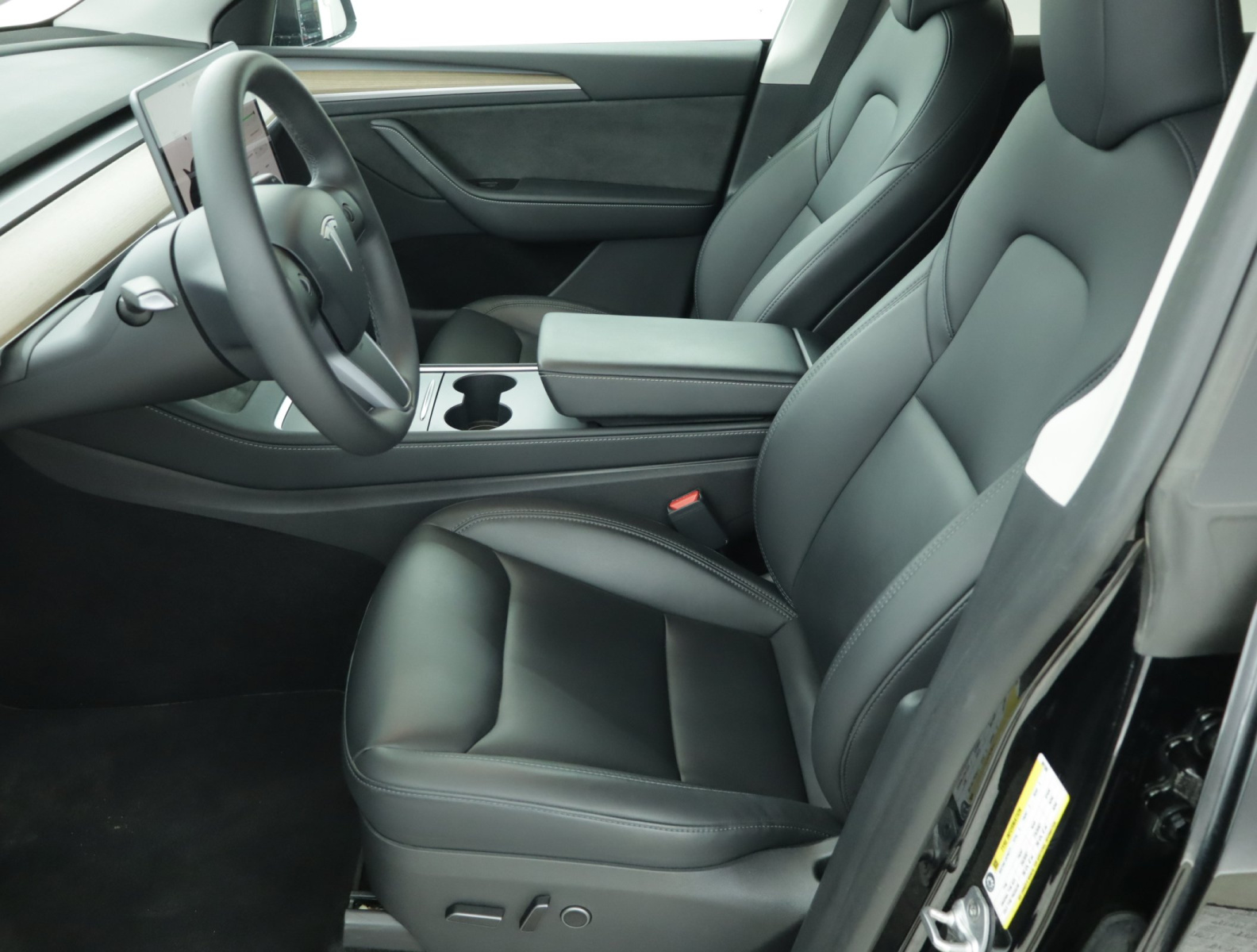 Tesla Model Y Performance – fotografie 16