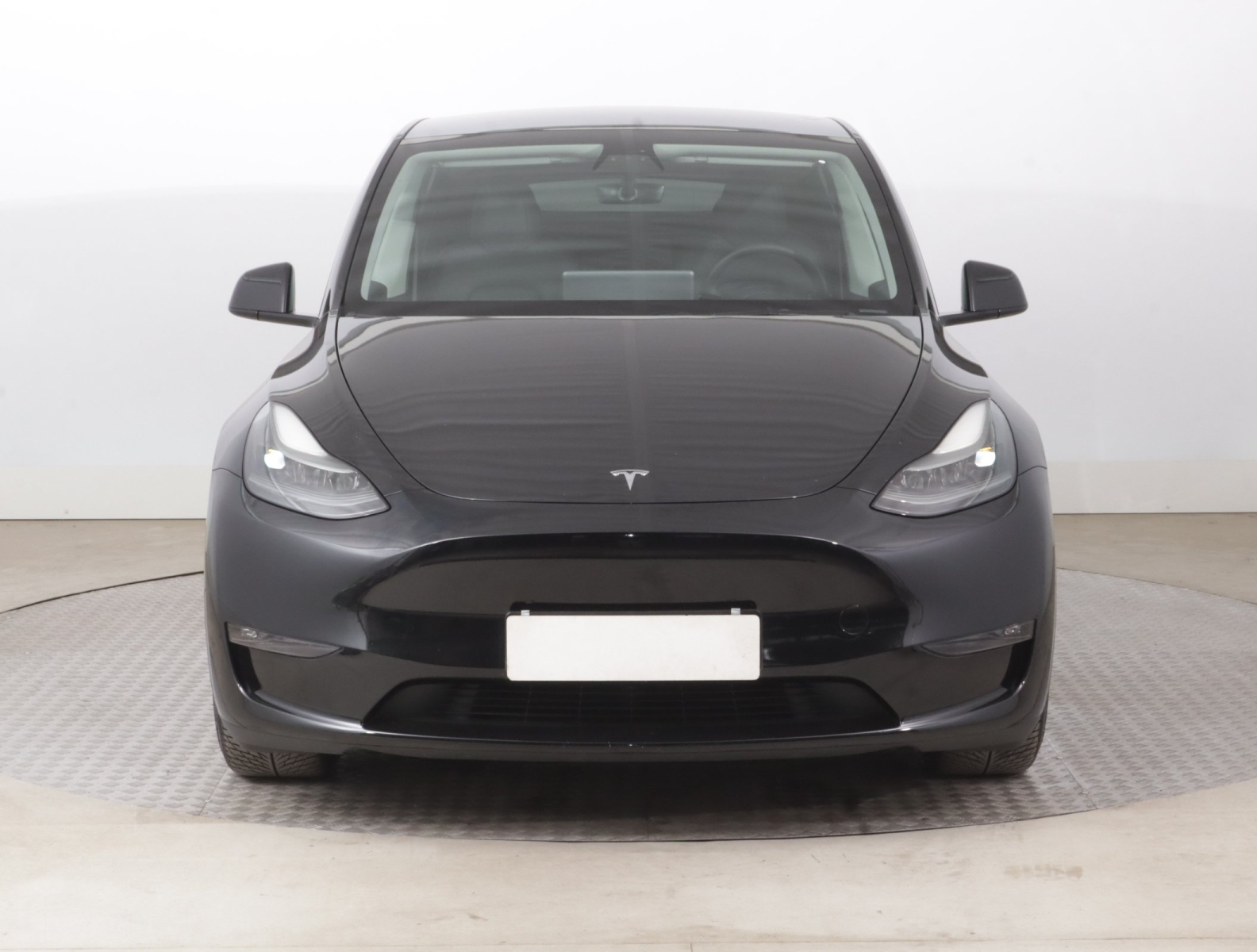 Tesla Model Y - 2023