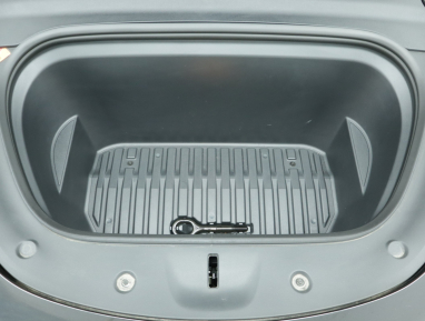 Tesla Model Y - 2023