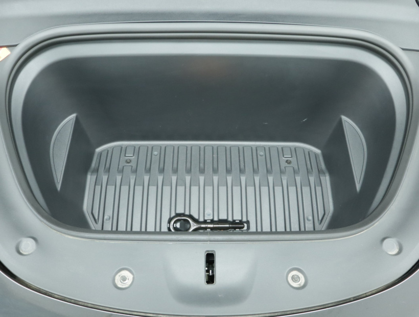 Tesla Model Y, 2023
