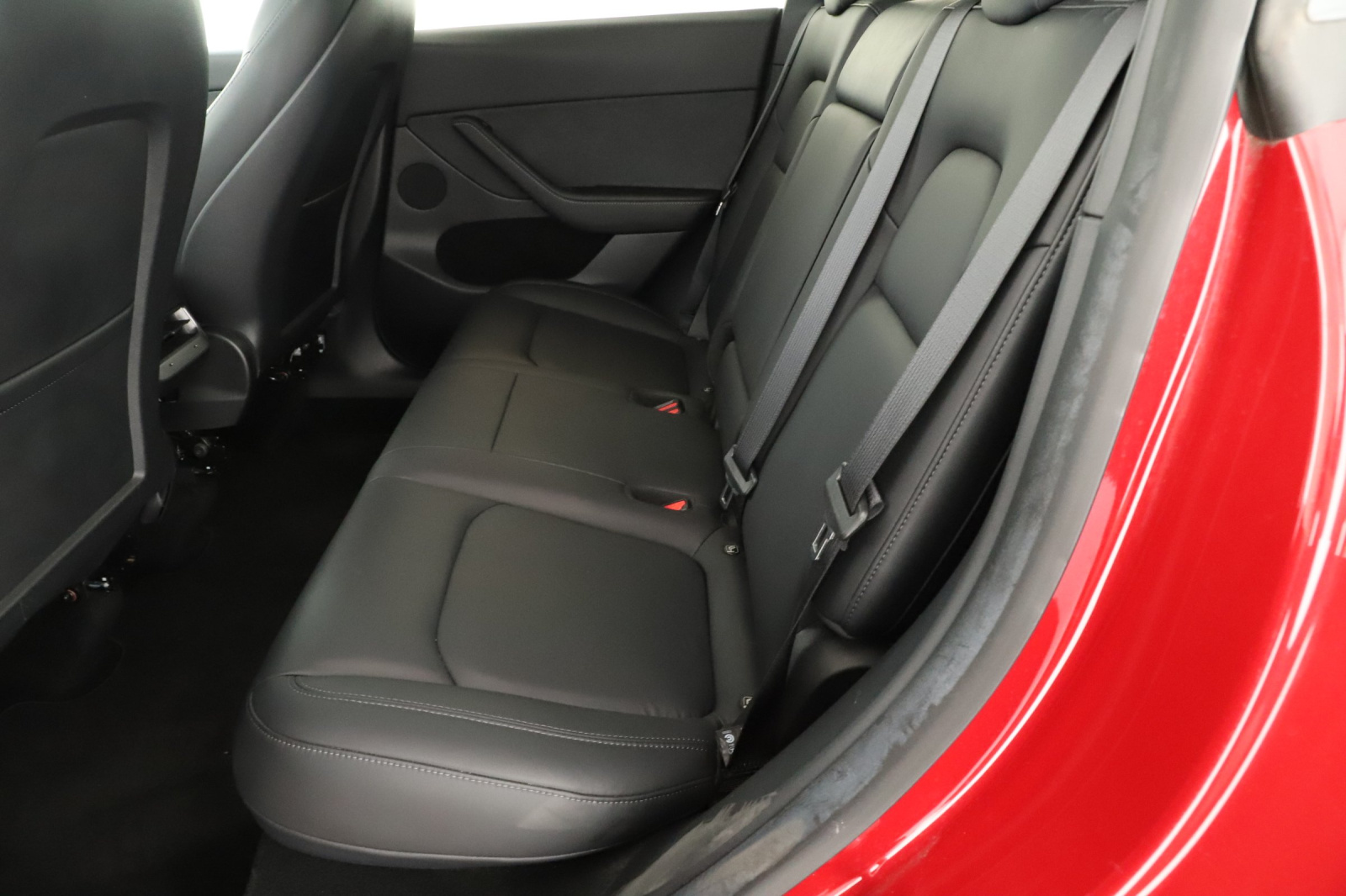 Tesla Model Y Long Range AWD – fotografie 12