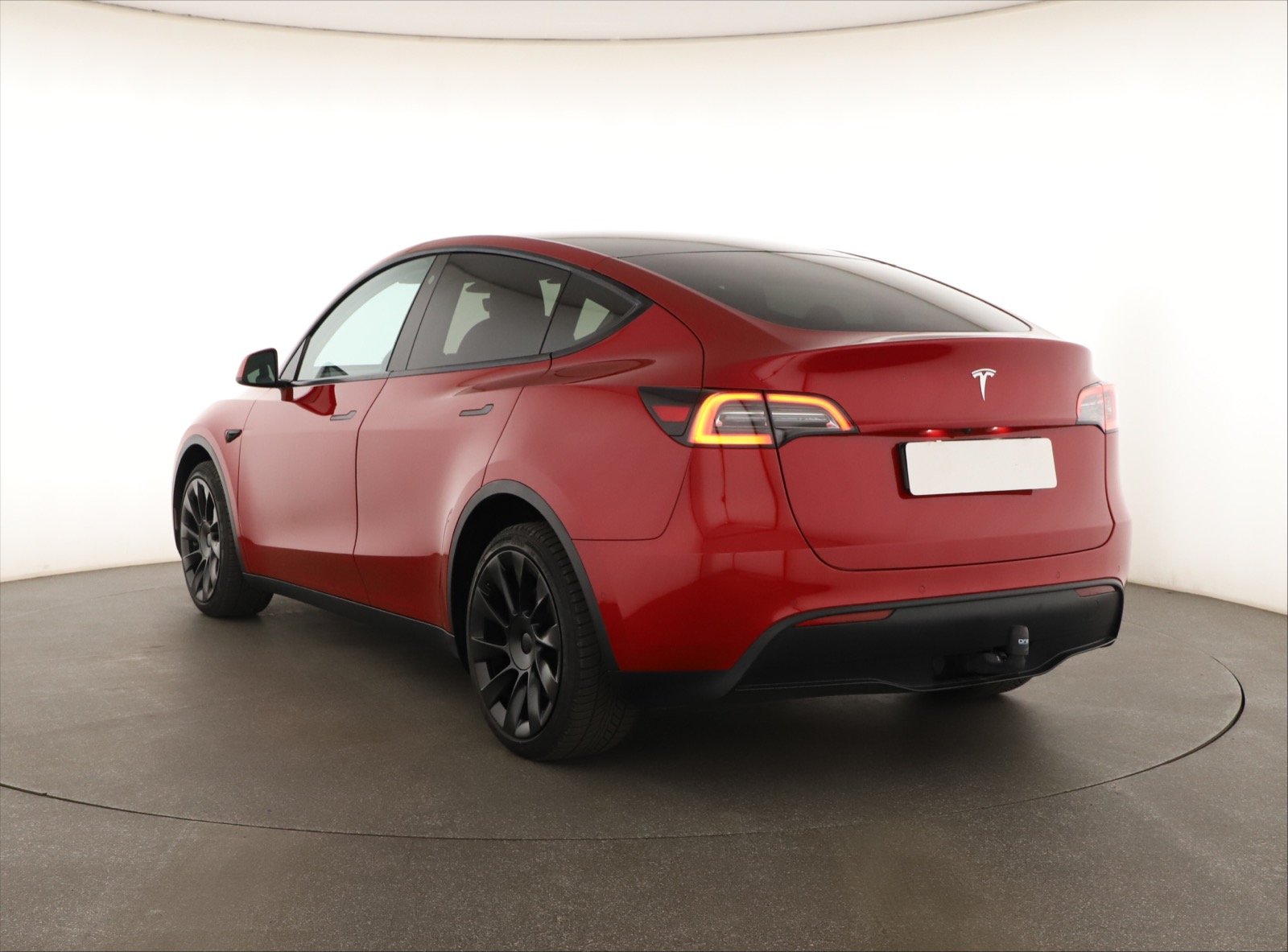 Tesla Model Y Long Range AWD – fotografie 5