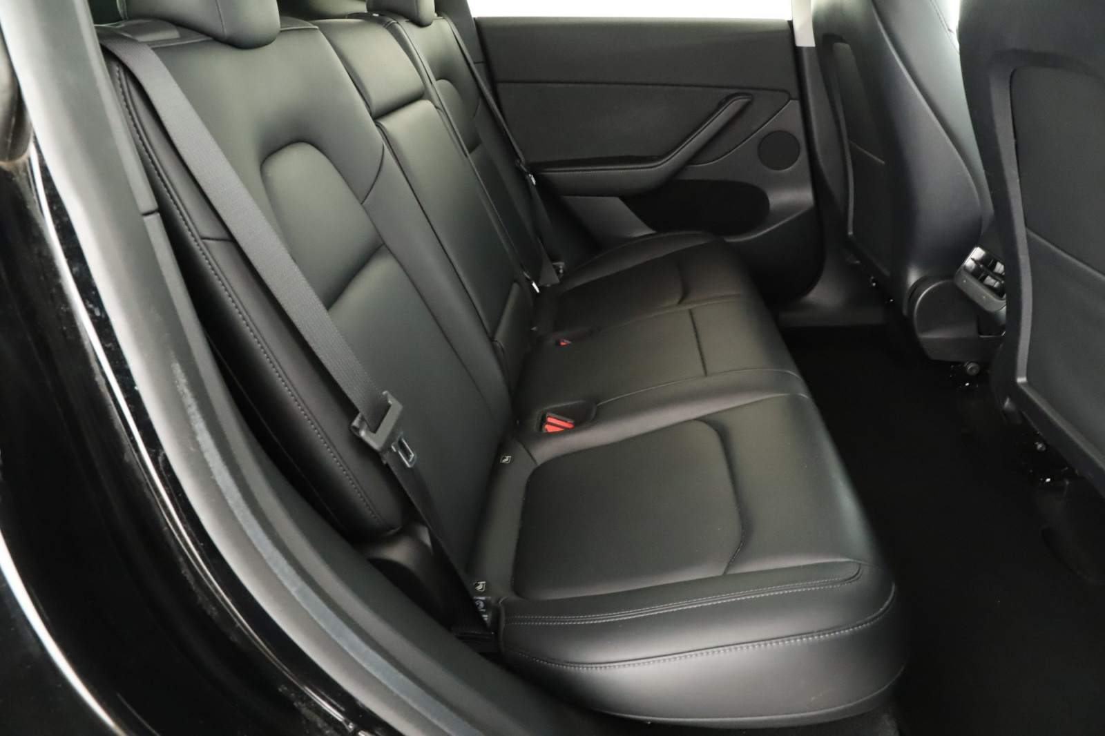 Tesla Model Y Standard Range – fotografie 11