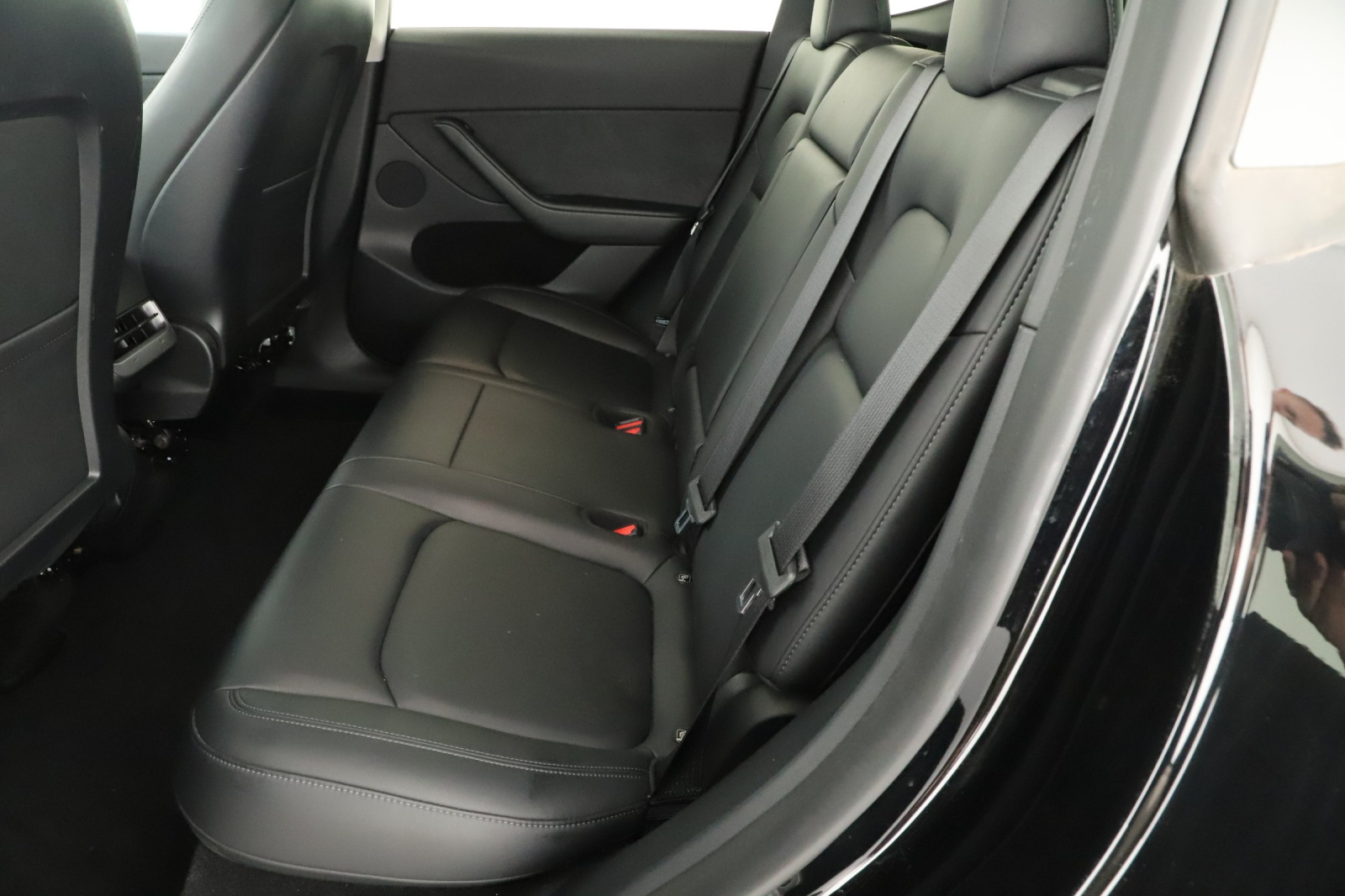 Tesla Model Y Standard Range – fotografie 12