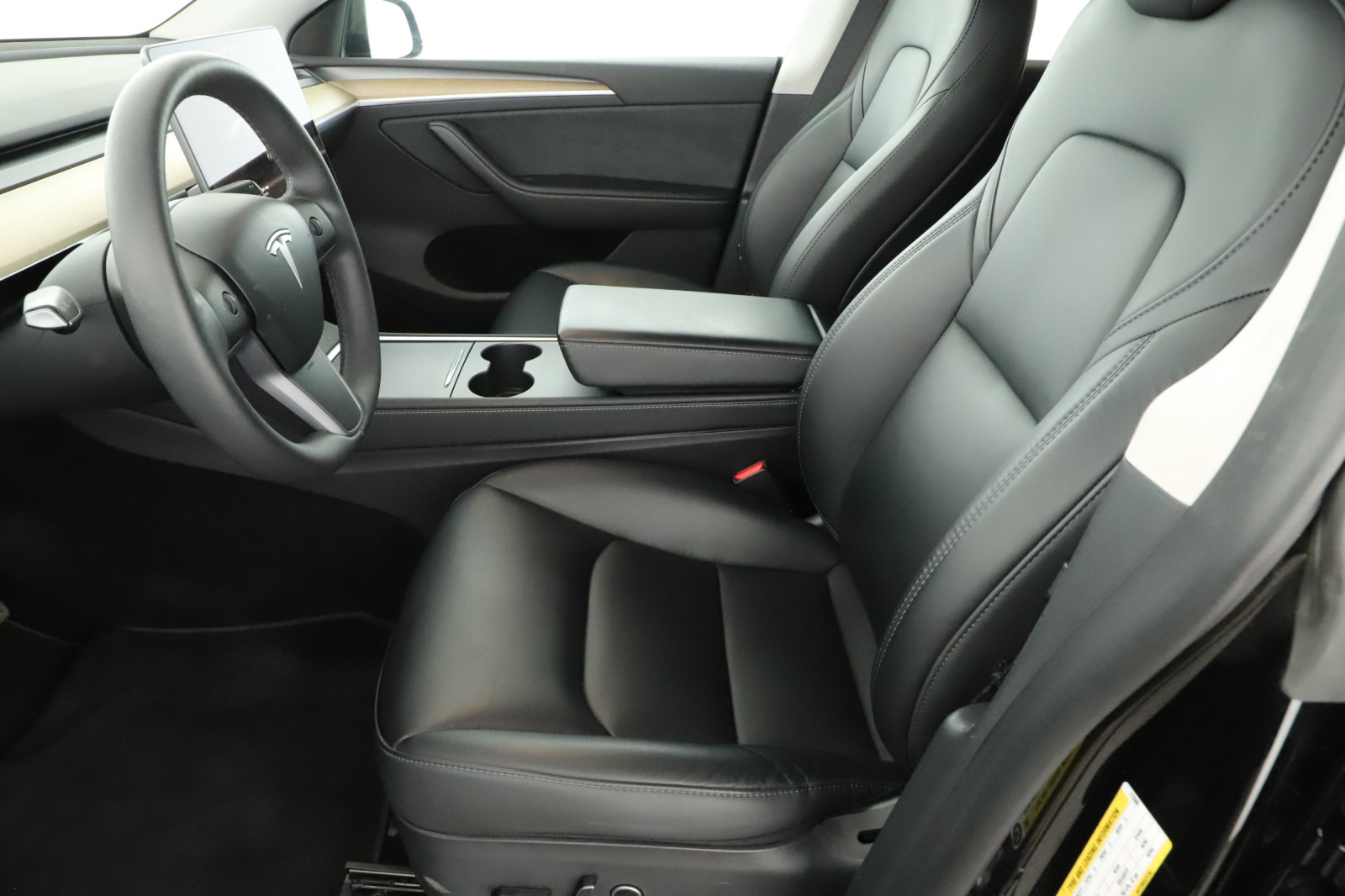Tesla Model Y Standard Range – fotografie 13