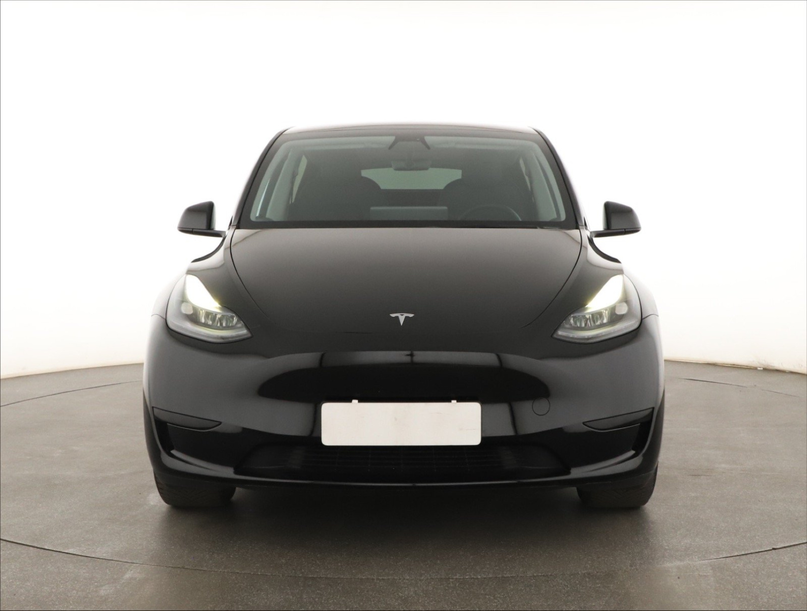 Tesla Model Y Standard Range – fotografie 2