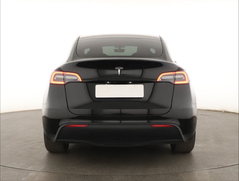 Tesla Model Y, 2023