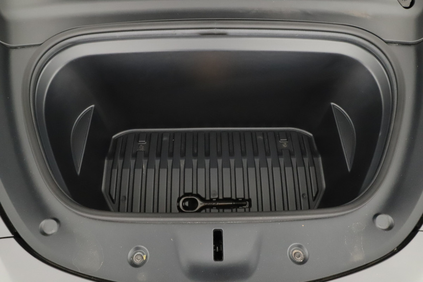 Tesla Model Y, 2023