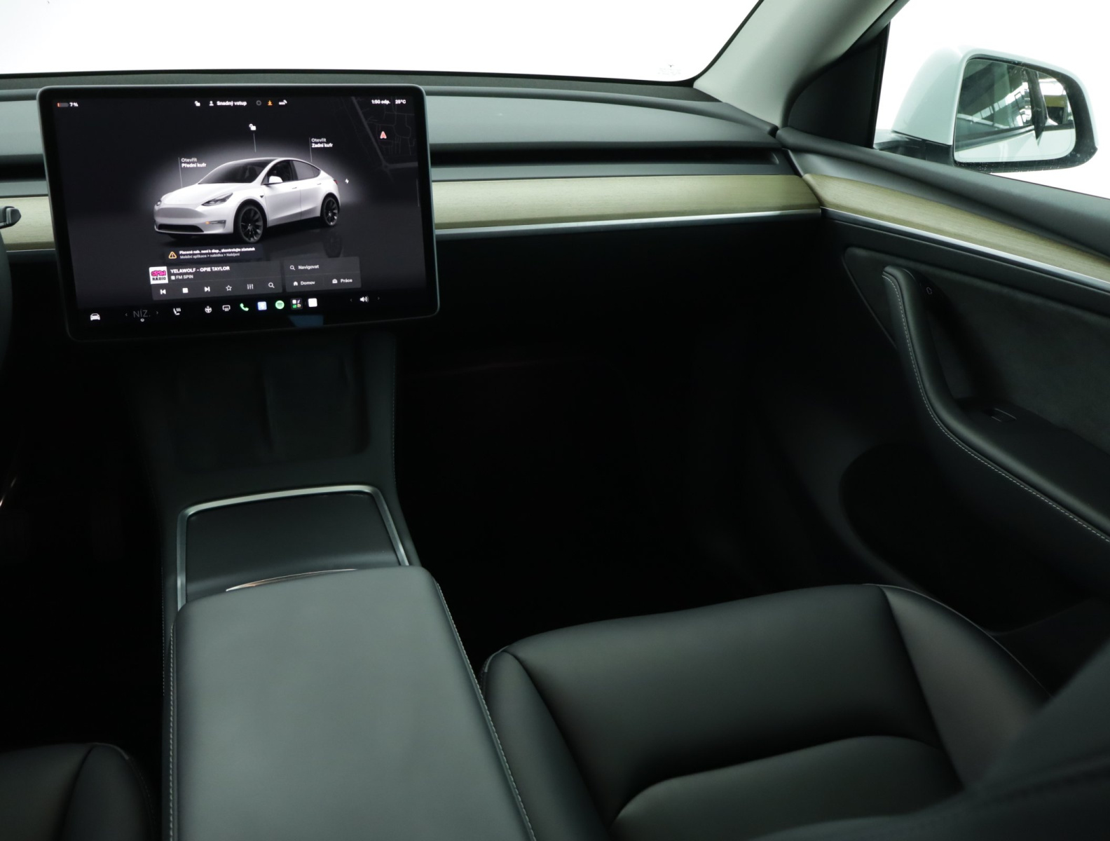Tesla Model Y Standard Range – fotografie 11