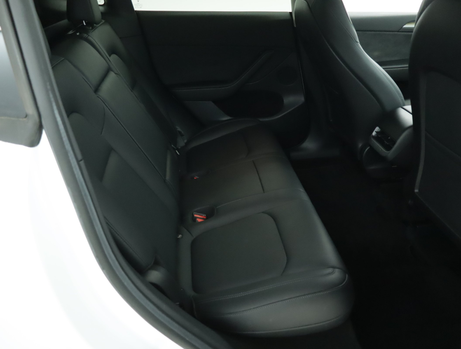 Tesla Model Y Standard Range – fotografie 13