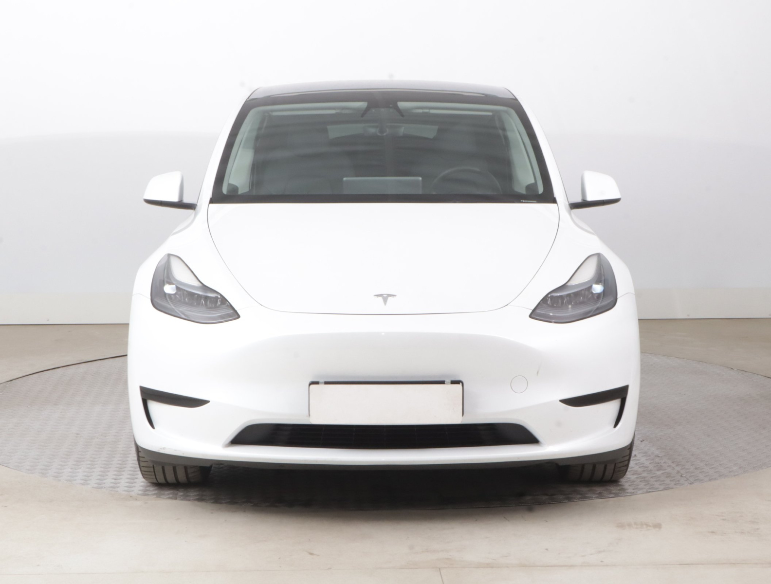 Tesla Model Y Standard Range – fotografie 2
