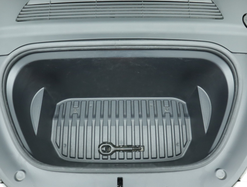 Tesla Model Y, 2022