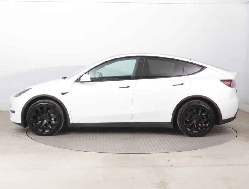 Tesla Model Y, 2022