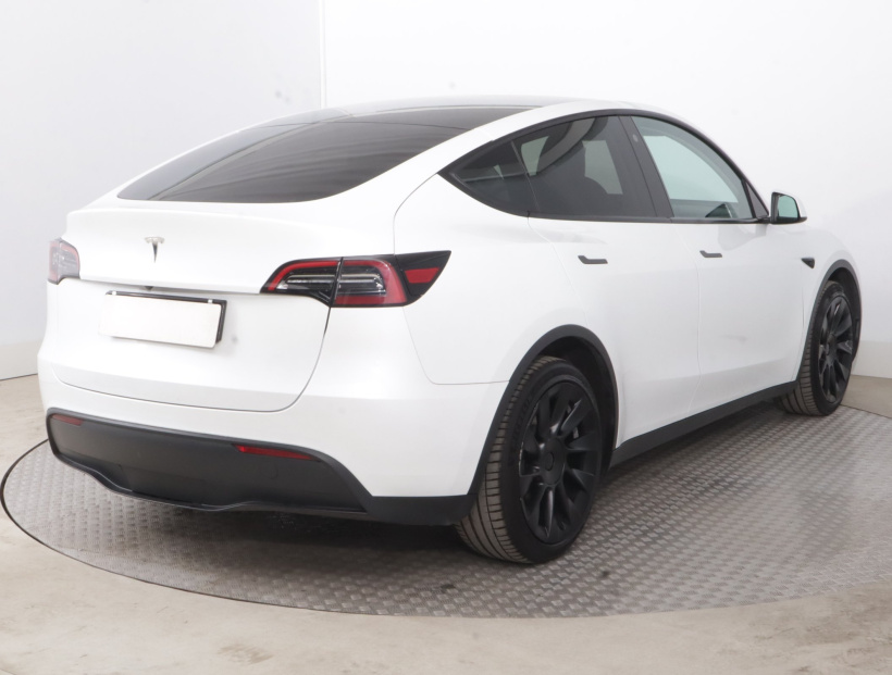 Tesla Model Y, 2022