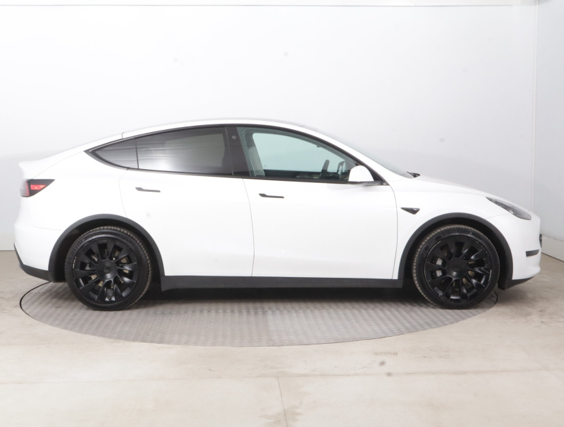Tesla Model Y, 2022