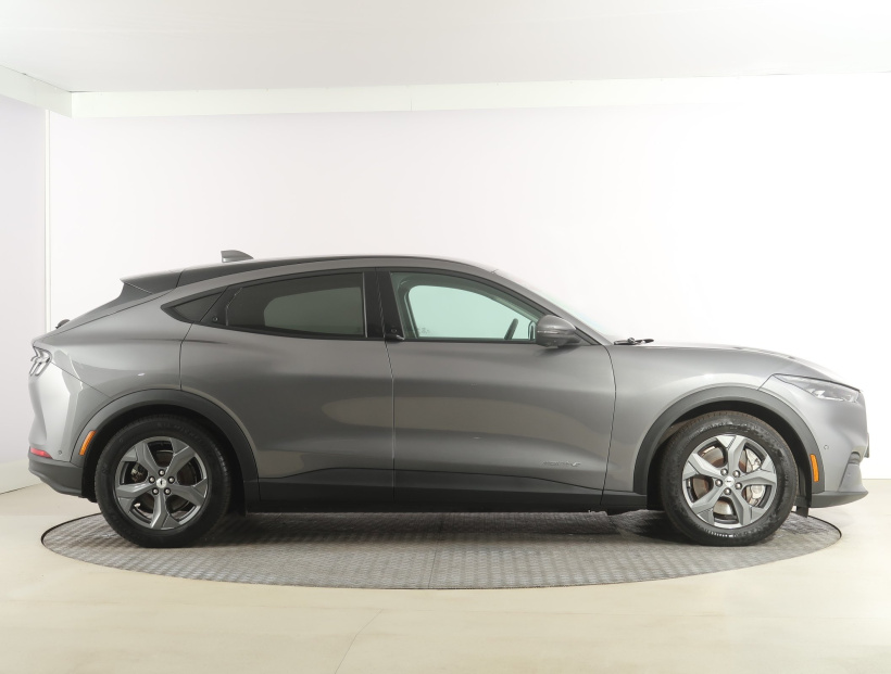 Ford Mustang Mach-E, 2021