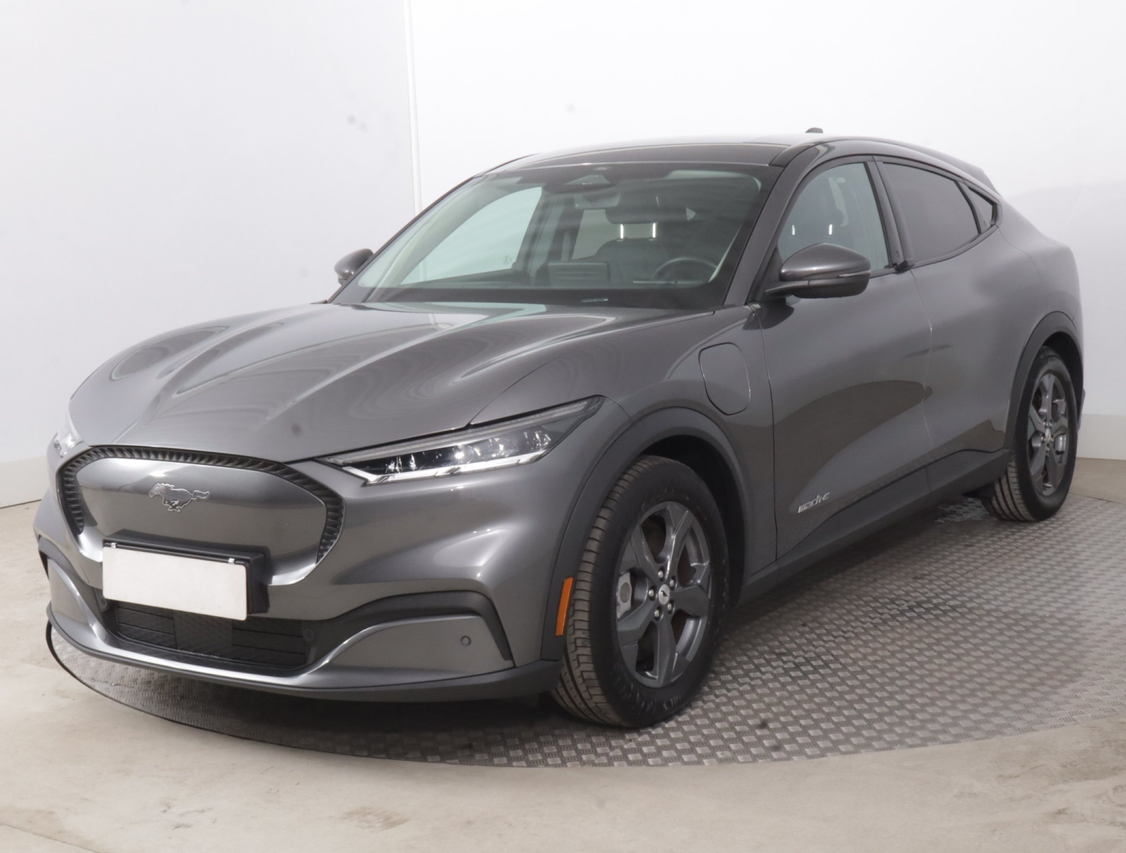 Ford Mustang Mach-E Standard Range RWD, 2021 3