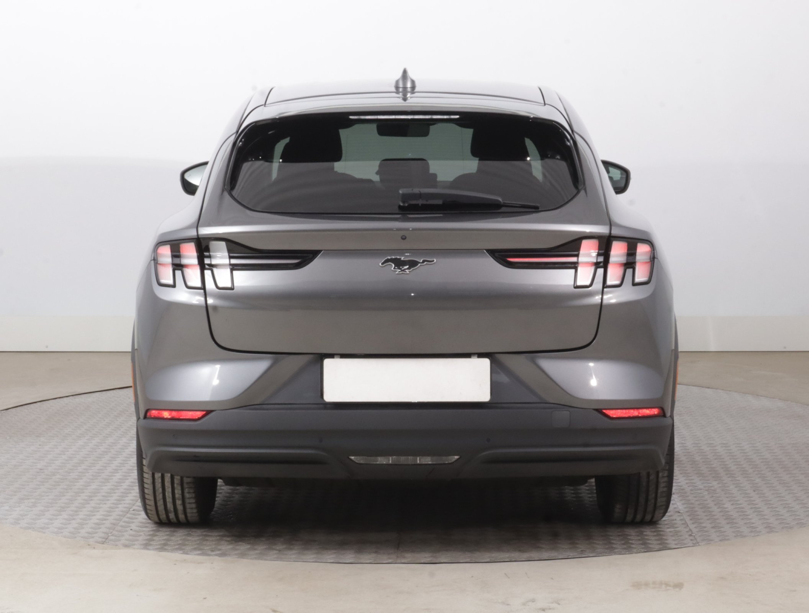 Ford Mustang Mach-E Standard Range RWD, 2021 6