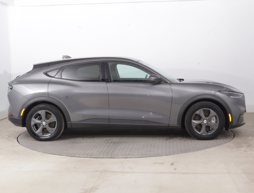 Ford Mustang Mach-E, 2021