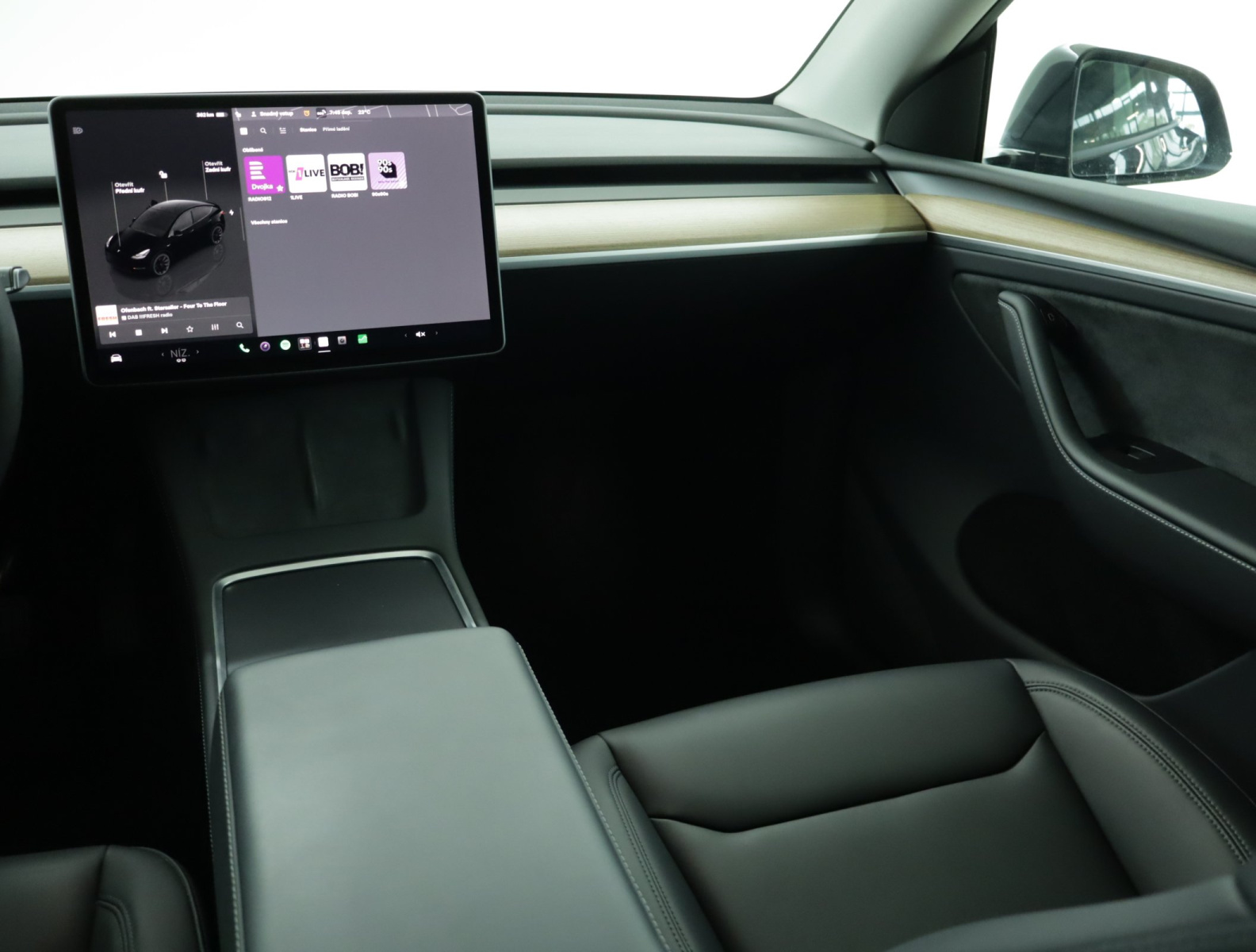 Tesla Model Y Long Range AWD – fotografie 11
