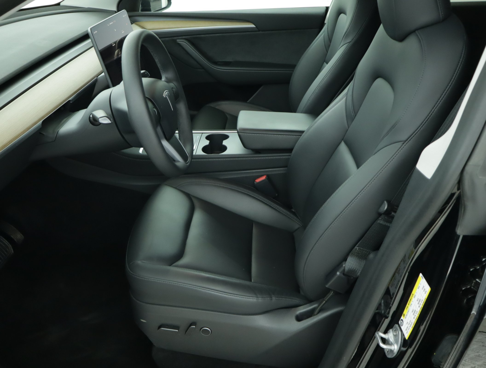 Tesla Model Y - 2023